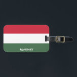 Ungarnisches Flaggenpaterotisch Gepäckanhänger<br><div class="desc">Ungarische Nationalflagge Patriotische Gepäckmarke mit der ungarischen Flagge, die auf der einen Seite des Tags aufgedruckt ist. Der mit dem lebendigen Schriftart geschriebene Ländername ist in das Design am unteren Rand integriert. Der Text kann mit der Funktion "Anpassen!" vollständig angepasst werden. Die andere Seite des Tags ist für Ihre Informationen...</div>