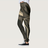 Ungeduldiger oder weißbrauner Rauch über dunkelbra Leggings (Links)