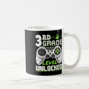 Ungesperrtes Videospiel der dritten Stufe zurück z Kaffeetasse