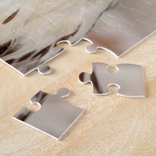 Ungetarnter Rotschwanzfalken auf dem Boden Puzzle (Seite)