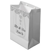 Ungewöhnliche hübsche personalisierte Hochzeitsges Mittlere Geschenktüte (Vorderseite Schrägansicht)