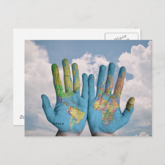Ungewöhnliche World Map Atlas Hands Moderne Kunst Postkarte (Vorne/Hinten)