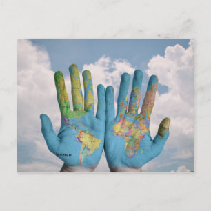 Ungewöhnliche World Map Atlas Hands Moderne Kunst Postkarte