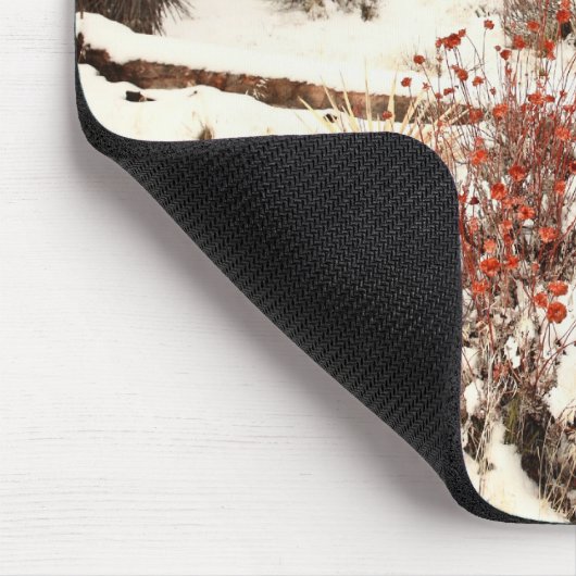 Ungewöhnlicher Schneesturm auf den Joshua-Bäumen Mousepad (Ecke)