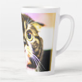 Unglaublich witzig Foto einer lustigen Katze. Jetz Milchtasse (Rechts)