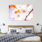 Unglaubliche Schönheit der Sakura-Blume im Frühjah Leinwanddruck (Insitu (Schlafzimmer))