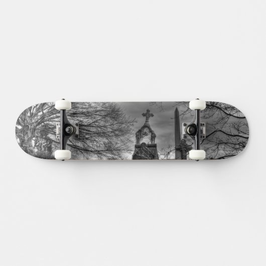 unheimlicher Friedhof Skateboard (Horizontal)