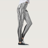 Unheimlicher nebliger Waldweg Kunst Leggings (Rechts)