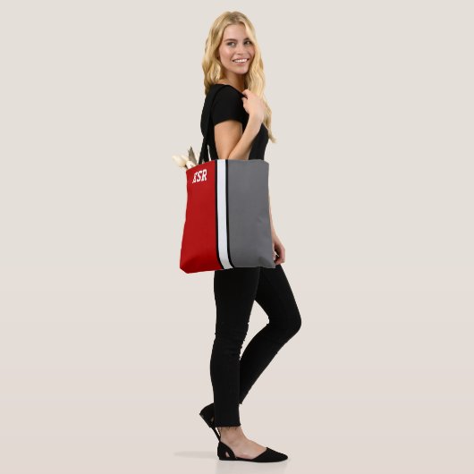 Uni Rot und Grau Monogramm Tasche (Am Model)