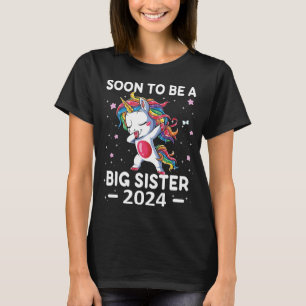 Unicorn bald zu einer großen Schwester 2024 T-Shirt