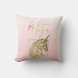 Unicorn | Believe in Magic Quote on Pink Blush Kissen