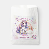 Unicorn Birthday Girl Lila Gold Rainbow Geschenktütchen (Vorderseite)
