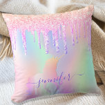 Unicorn Glitzer Tropfen Regenbogenschrift Kissen<br><div class="desc">Ein trendiger, regenbogenfarbener Hintergrund mit Einhorn- und Regenbogenpastellfarben in Rosa, lila, Rose Gold, Minzgrün. Dekoriert mit Imitaten Glitzer Tropfen in Rose Gold, Rosa und lila und ein Regenbogen gefärbt Einhorn. Personalisieren und fügen Sie einen Namen, geschrieben mit einem modernen handgeschriebenen Stil Skript mit Swashes. Lila Buchstaben. Um die Swashes behalten,...</div>