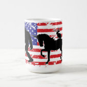 Unicorn, Jackalope, Bigfoot and the American Flag Kaffeetasse (Mittel)