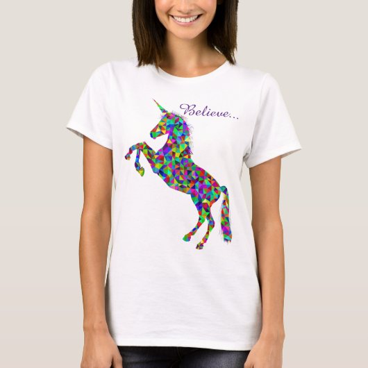 Unicorn-Magie glaubt dem T - Shirt der bunten (Vorderseite)