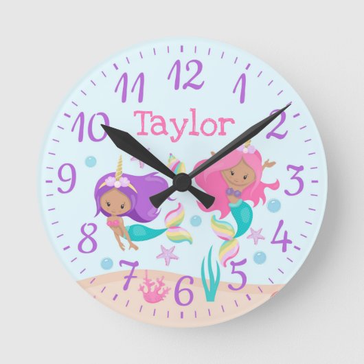 Unicorn Mermaids Kids Kinderzimmer Mittlere Hautfo Runde Wanduhr (Vorderseite)