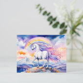 Unicorn unter weichen, pastelförmigen Regenbogenwo Postkarte (Stehend Vorderseite)