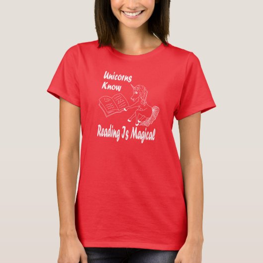 Unicorns Know Reading ist magisch - Basic T-Shirt  (Vorderseite)
