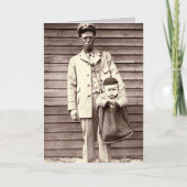 Uniformierter Briefträger mit Baby im Postsack Karte (Vorderseite)