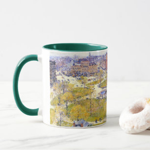 Union Square im Frühling von Frederick Childe Hass Tasse