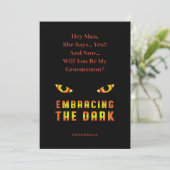 Unique Embracing the Dark Fiery Eyes Groomsmen Einladung (Stehend Vorderseite)