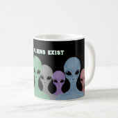Unique Hand Drawn Multi Coloured Aliens  Kaffeetasse (VorderseiteRechts)