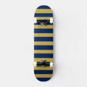 Unique Metallic Gold Navy Striped Skateboard (Vorderseite)