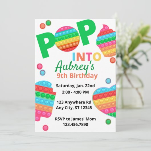 Unisex Rainbow Pop It Fidget Toy Birthday Party Einladung (Stehend Vorderseite)