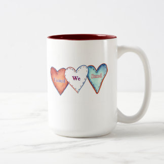 United We Stand Patriotic Hearts Zweifarbige Tasse