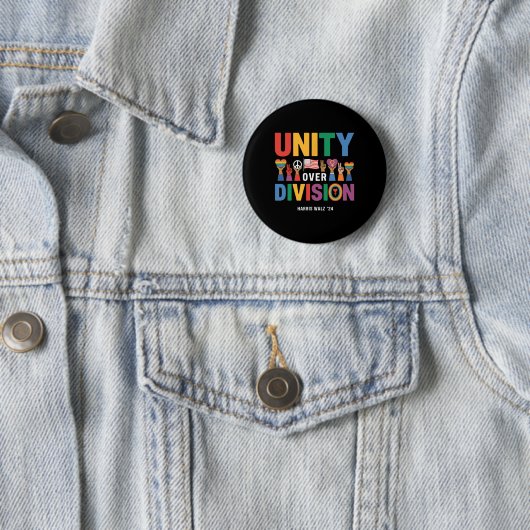 Unity over Division Pride Harris W 24 Button (Beispiel)