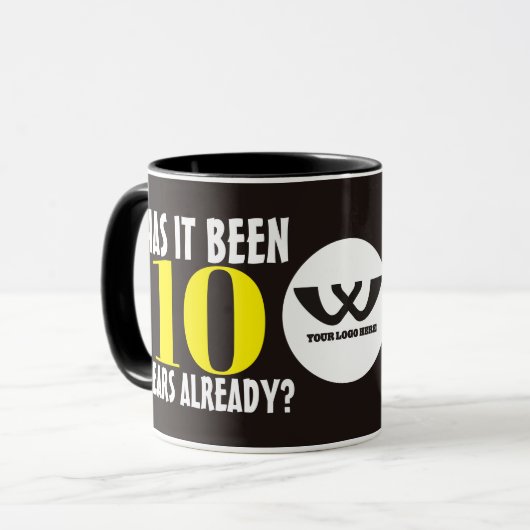 UNIVERSELLER MitarbeiterjubKaffee Tasse (Vorderseite Links)