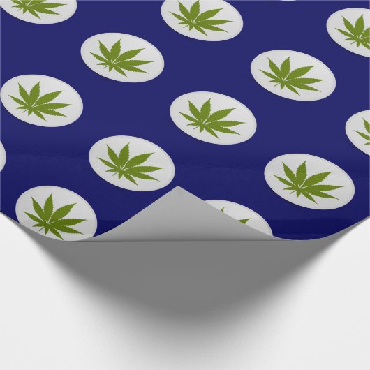 Unkrautleder auf weißen Kreisläufen in Mitternacht Geschenkpapier (Ecke)