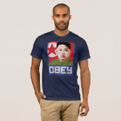 UNO-Propaganda Kim-Jong - BEFOLGEN Sie - T-Shirt (Vorne ganz)