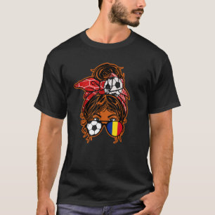 Unordentlicher Dutt Haare Braune Haut Fußball Mädc T-Shirt