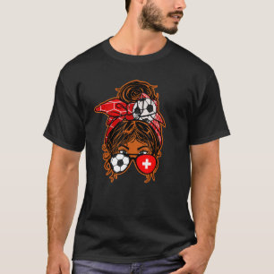 Unordentlicher Dutt Haare Braune Haut Fußball Mädc T-Shirt