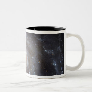 Unordentlichere 101, die Pinwheel-Galaxie Zweifarbige Tasse