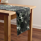 Unperfektes weißes Fraktal auf schwarzem Raum, ges Kurzer Tischläufer (Beispiel)