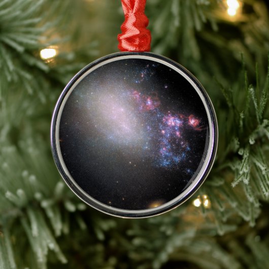 Unregelmäßige Galaxy Ngc 4485 Ornament Aus Metall (Baum)
