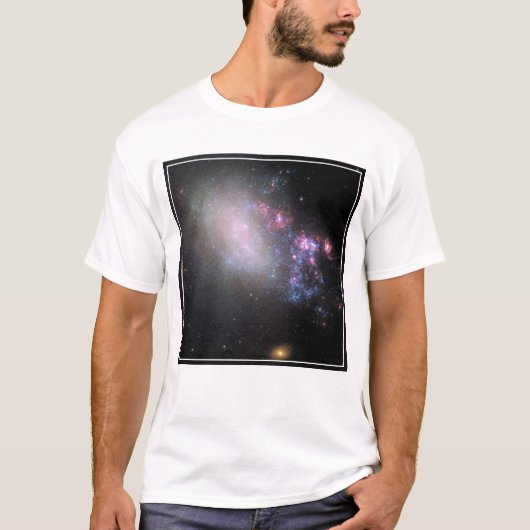 Unregelmäßige Galaxy Ngc 4485 T-Shirt (Vorderseite)