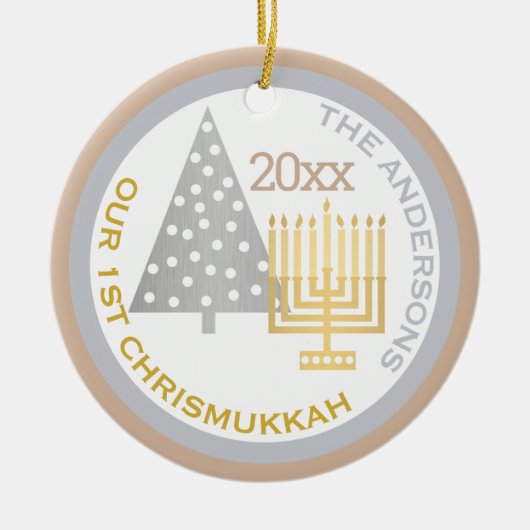 Unser 1. Chrismukkah Tree Menorah Keepake Foto Keramik Ornament (Vorne)