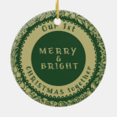 Unser 1. Weihnachtsfest zusammen Gold Kranz auf gr Keramik Ornament (Hinten)