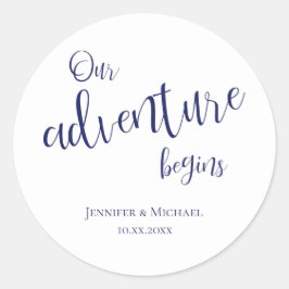 Unser Abenteuer beginnt dk Blue Typografy Hochzeit Runder Aufkleber