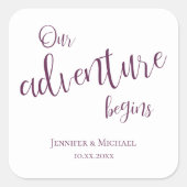 Unser Abenteuer beginnt mit der Hochzeit von Pflau Quadratischer Aufkleber (Vorderseite)
