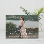 Unser Abenteuer Save the Date Foto Ankündigung (Stehend Vorderseite)