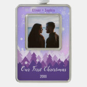 Unser erstes Lila Snowy Wintery Theme Rahmen-Ornament Silber (Vorderseite)