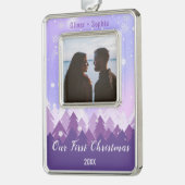 Unser erstes Lila Snowy Wintery Theme Rahmen-Ornament Silber (Links)