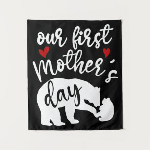 Unser erstes Mothers Day Hearts Mama Bär Geschenk, Wandteppich