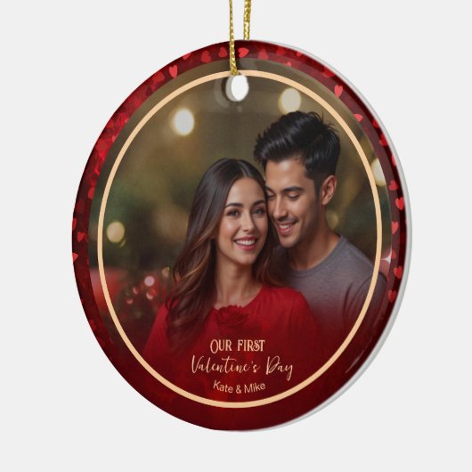Unser erstes Valentine Foto RED Hearts Couple Keramik Ornament (Links)