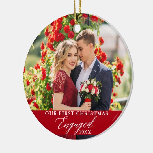 Unser erstes Verlobtes Foto zu Weihnachten Rot Keramik Ornament (Links)