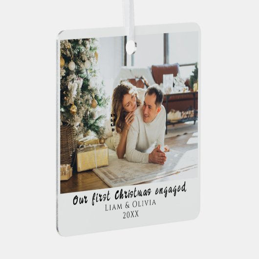 Unser erstes Verlobtes Minimal Couple Foto Ornament Aus Metall (Vorderseite Rechts)